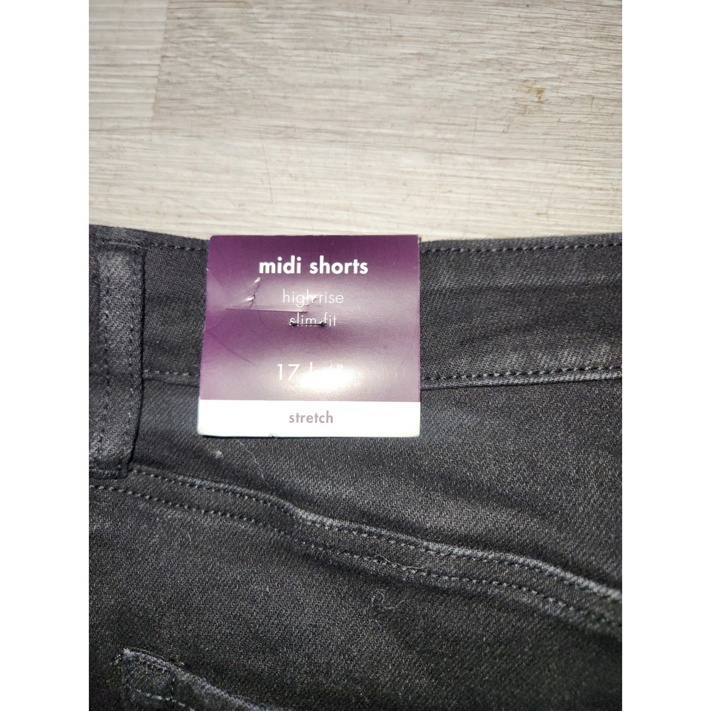 Ava & Viv Womens High Rise Midi Shorts Black Raw Hem Slim Fit Size 17 Stretch - Picture 4 of 6